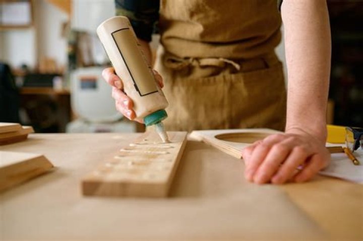 When to use woodworking glue?