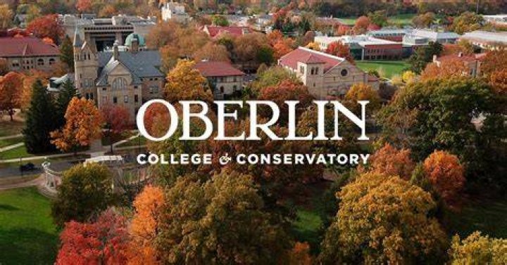 Where is oberlin college located?