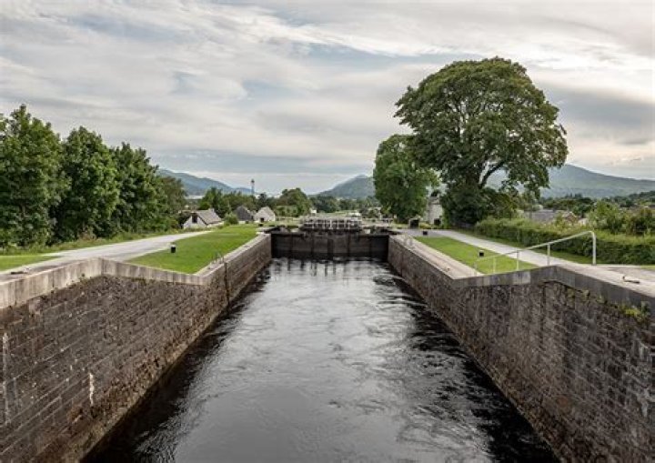 Why was the caledonian canal built?